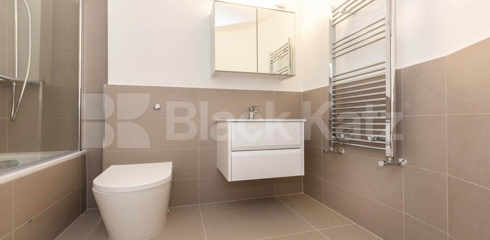 			2 Bedroom, 1 bath, 1 reception Apartment			 GROVE HOUSE-TUDOR ROAD, HACKNEY / LONDON FEILDS 